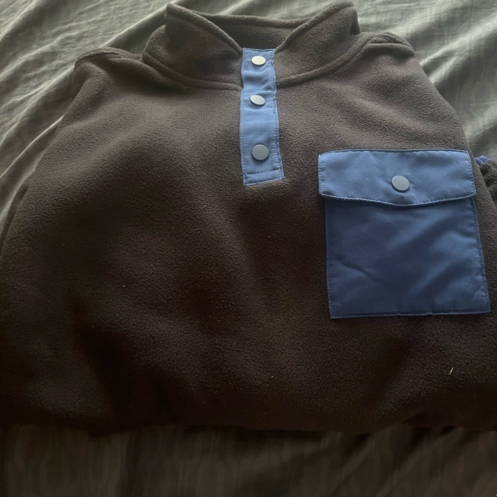 Old Navy Kids Black and Blue Sweater